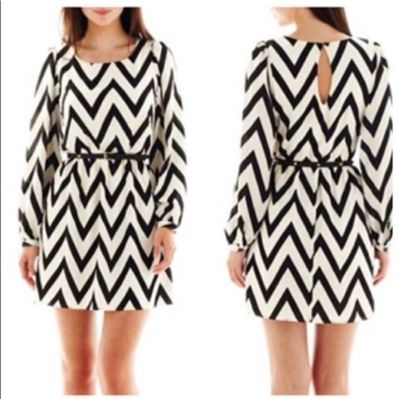 My Michelle Dresses & Skirts - Chevron long sleeve dress
